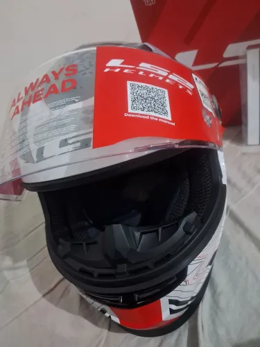 Capacete ls2 muito novo