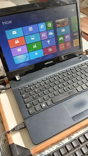 Notebook Samsung NP270E4E Celeron 1.1Ghz Funcionando Perfeito com Bateria