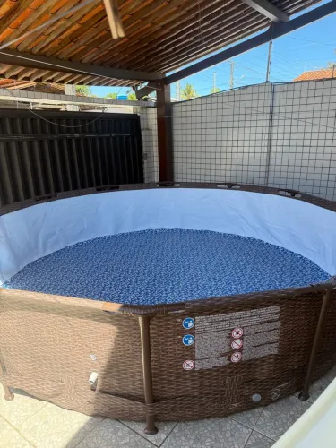 Piscina extremamente grande ( 7 mil litros)