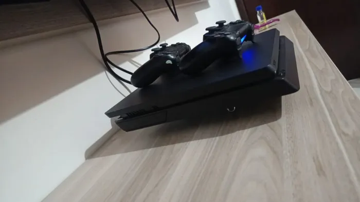 PlayStation 4 slim 500gb