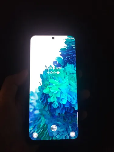 Celular novinho 