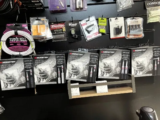 Promoção de Cabos para Instrumentos Musicais - Monster, Tecniforte, Ernie Ball