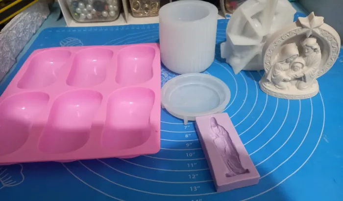 4 moldes,N.S,pra sabonete,molde caneca raiada,e sagrada familia