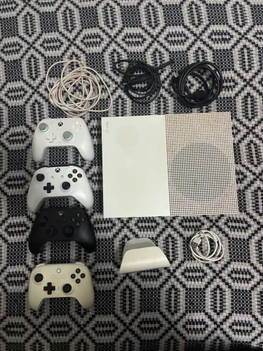 XBOX ONE S 1TB