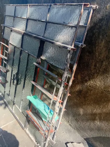 2 Janelas de ferro