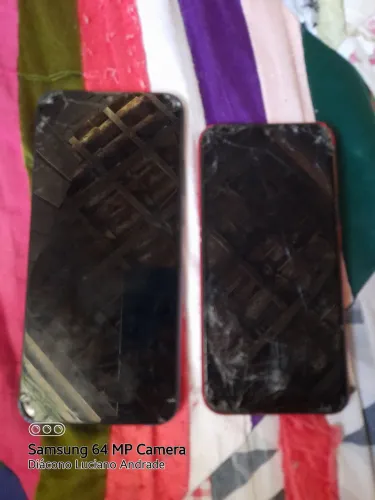 2 celulares Motorola e Samsung para conserto ou retirada de peças