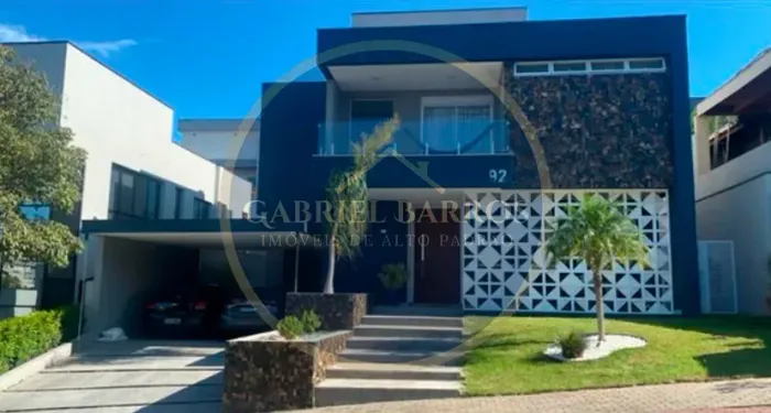 Sobrado em Condomínio de Alto Padrão com 452m², 4 Quartos, 3 Suítes e Piscina Privativa no