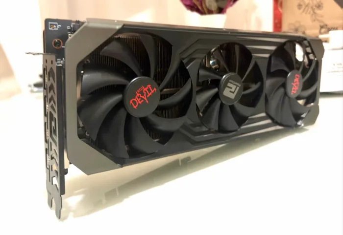 Placa de video 6700 XT