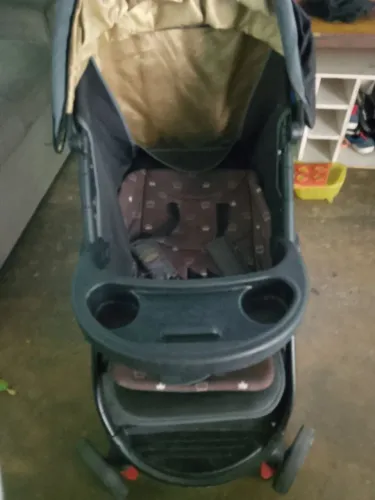 Carrinho de bebê Cosco