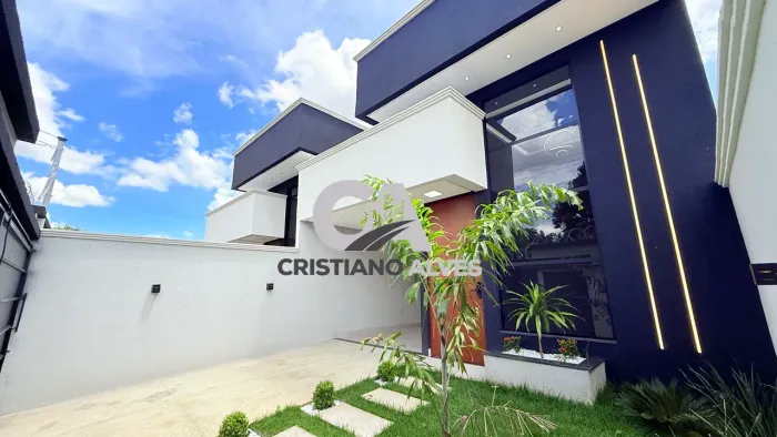 Casa de padrão a venda vila oliveira, Aparecida de Goiânia ,acabamentos diferenciado, ótim