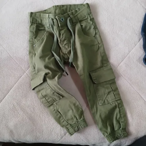Calça cargo de bebê 2 anos
