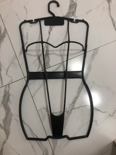 Cabide silhueta 3D