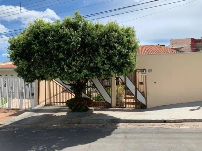 Casa 239 m² - Jardim Itália - Cuiabá - MT