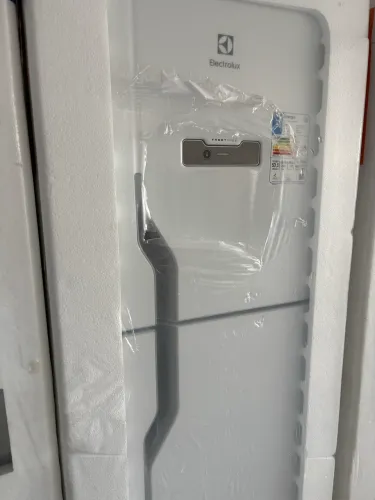Geladeira Electrolux de 400L duplex nova na caixa