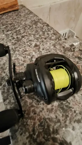Carretilha Black Tamba e vara saint 2.10