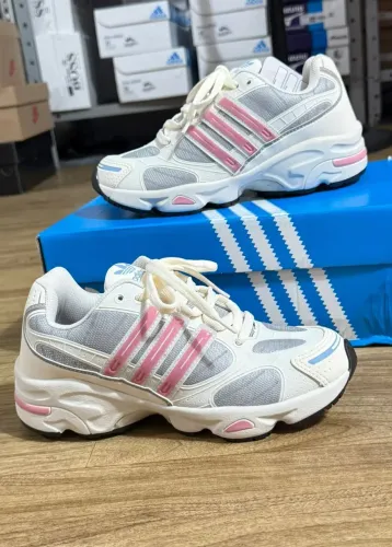 Adidas premium <br>Disponível 35,39,40<br><br>Valor 75$