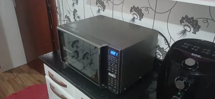 Microondas Eletrolux 27litros