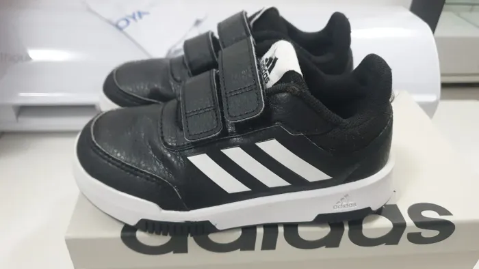 Tenis Adidas Tensaur 26