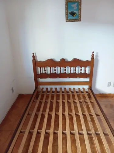 Vendo Cama Casal Madeira Maciça