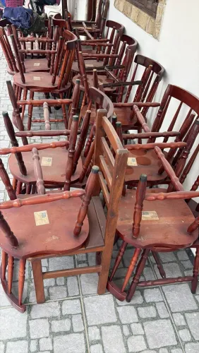 Vendo cadeiras e mesas para restaurante ou hotel