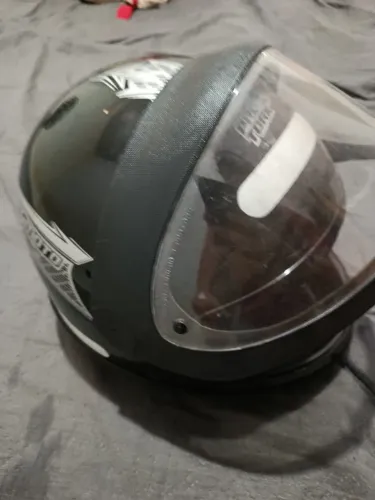 Capacete semi novo TAM 60