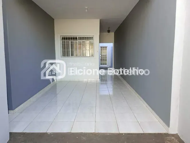 Casa para aluguel, 5 quartos, 1 suíte, 6 vagas, NOSSA SENHORA APARECIDA - Uberlândia/MG