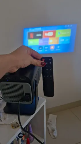 Projetor portátil hy320 com controle remoto