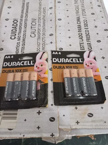 BLISTER DE PILHAS ALCALINAS AAA e AA COM 4 UNIDADES CADA DURACELL VALIDADE 09 DE 2034