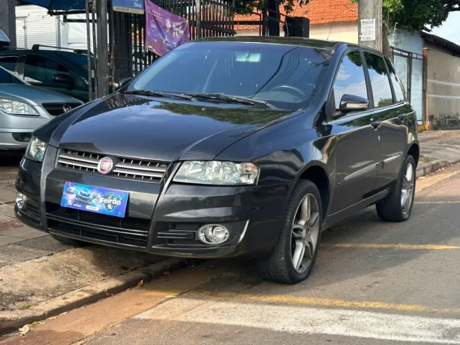 Fiat Stilo 1.8 Attractive Flex 8V 5P 2011