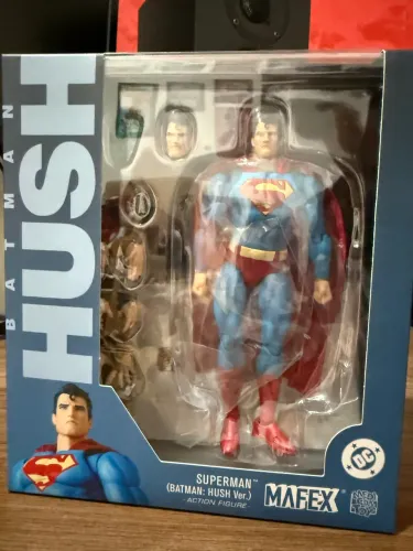 Action Figure Superman Hush 117 Mafex Lacrado