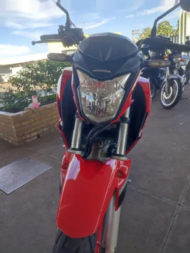 Vende-se Honda Twister 250cc 2021
