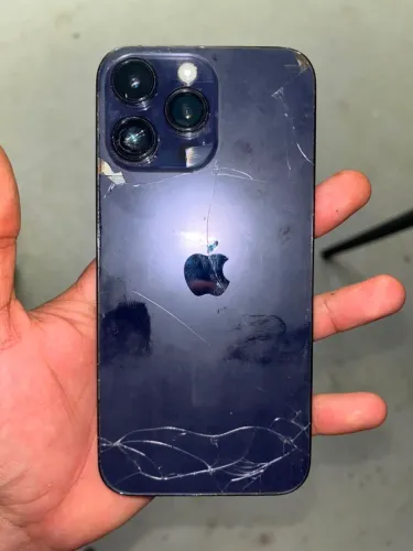 iPhone 14 Pro Max roxo