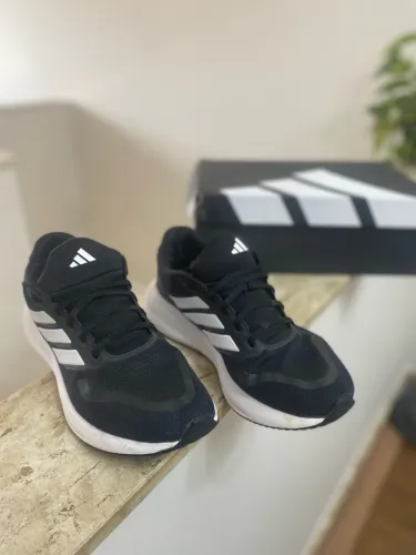 Tênis adidas número 41 ótimo estado