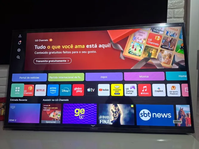 possui detalhe imperceptível TV 50 POLEGADAS LG 4K COMANDO VOZ (ALEXA) BLUETOOTH R$1.100