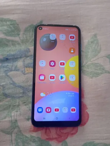 Galaxy A11 semi novo 