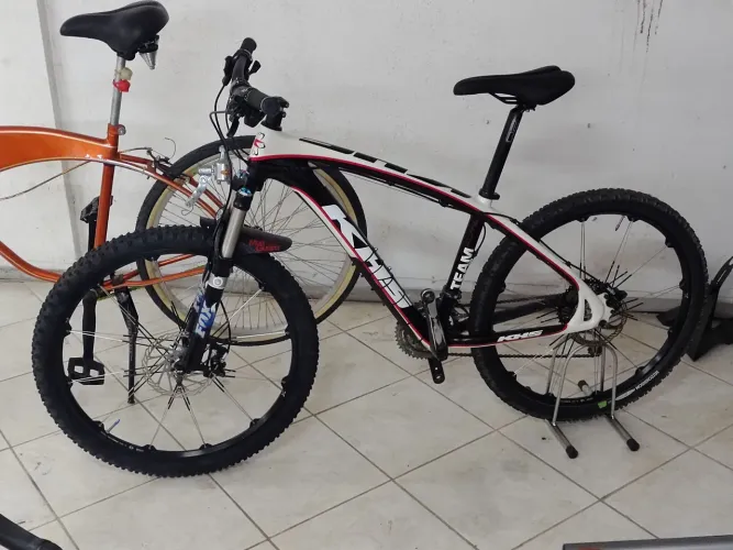 Bicicleta KHS Carbono Aro 26
