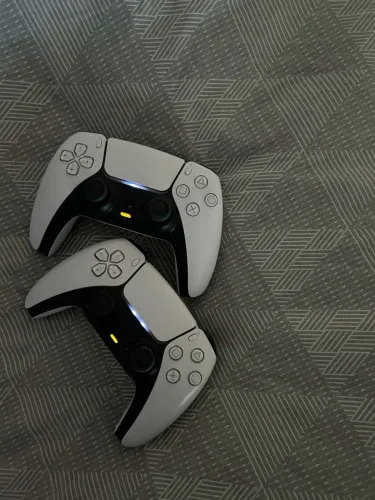 Controles PS5 DualSense Originais - Perfeito Estado - R$ 430 o par