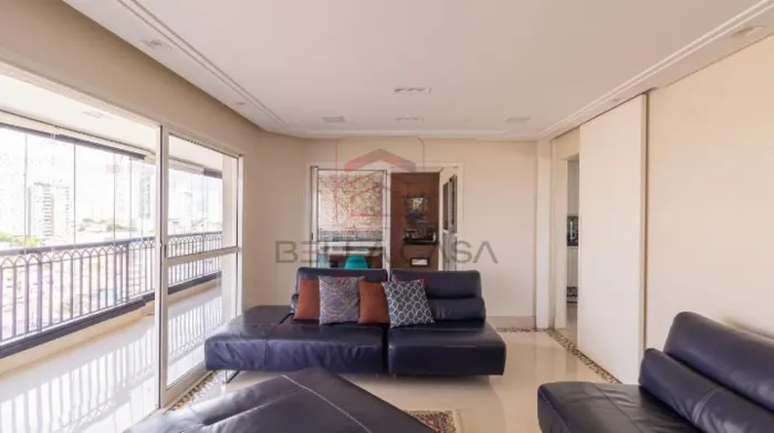 Apartamento à venda com 156m², 4 quartos e 3 vagas