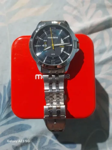 Vendo relogio mondaine com calendário a prova d'água