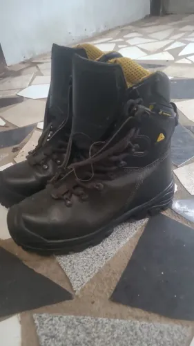 Bota coturno cano alto Deltaplus 40