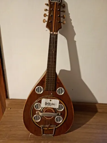 Bandolin Delvecchio