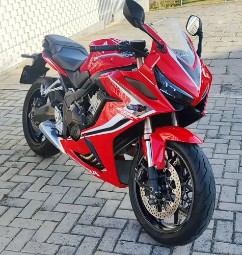 CBR 650R 2021 pego menor valor passo cartão até 18x