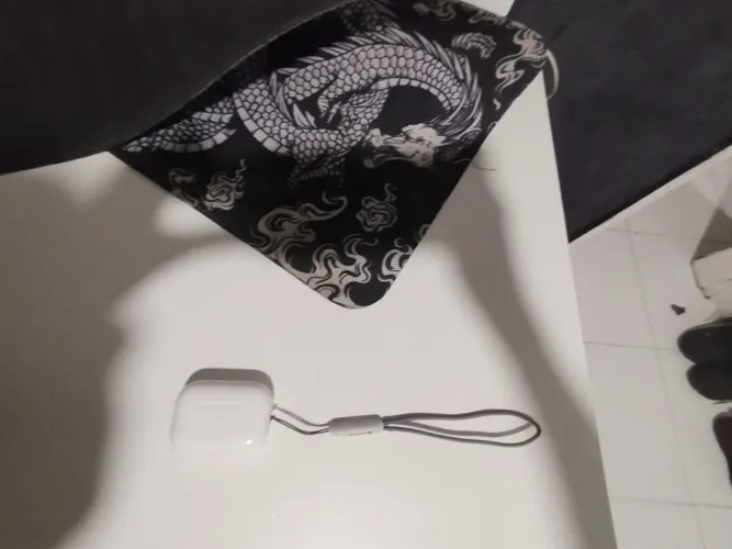Fone de ouvido bluetooth usado