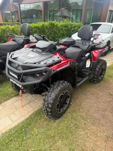 Quadriciclo can am 850max 2025