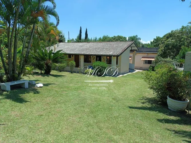 Chácara com 2 dormitórios à venda, 1050 m² por R$ 700.000,00 - Chácaras Rurais de Guararem