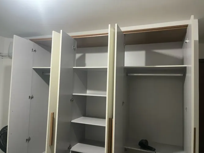 Guarda-roupa 6 portas