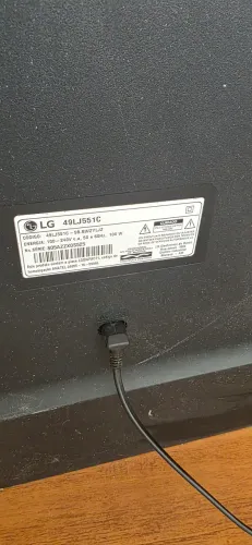 TV LG 49LJ551C com defeito na tela, mais funcionando
