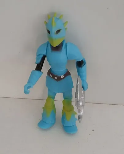 BONECA MINIATURA COMO TREINAR O SEU DRAGÃO ASTRID DE ARMADURA