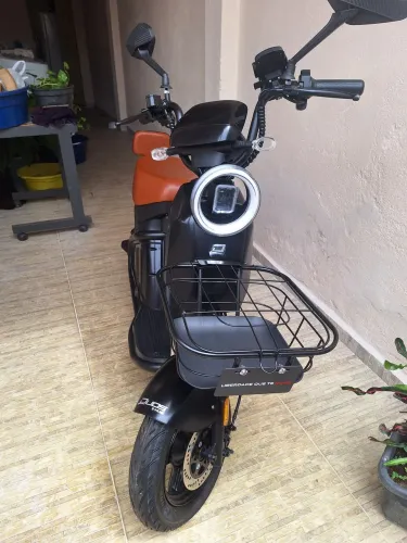 Scooter Elétrica - E-trek 1000w - Preta - Duos Bikes