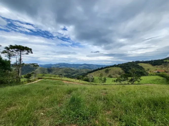 Terrenos de 1.100 m² na Região das Montanhas e da Represa de Piracaia